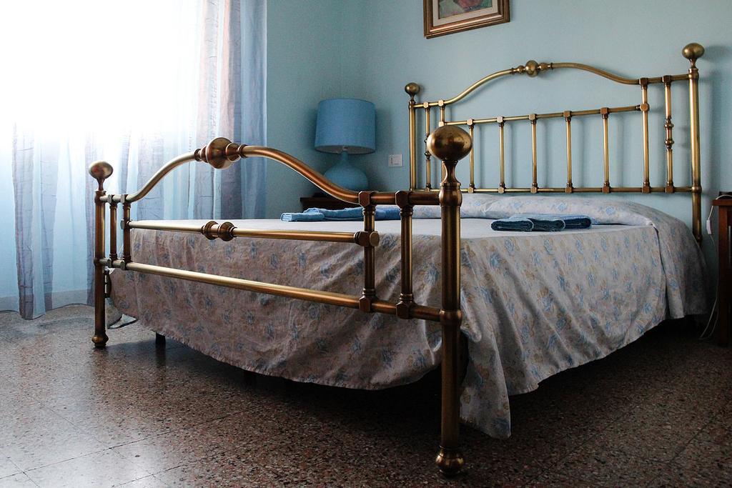 Guesthouse Stazione Pisa Centro Bagian luar foto