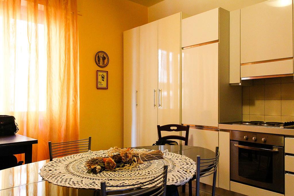 Guesthouse Stazione Pisa Centro Bagian luar foto